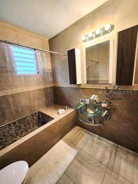 For Rent: $2,800 (4 beds, 3 baths, 3200 Square Feet)