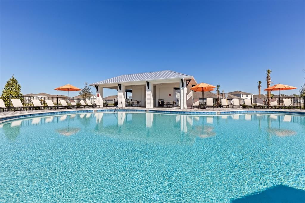 Activo con contrato: $349,000 (4 camas, 2 baños, 1828 Pies cuadrados)