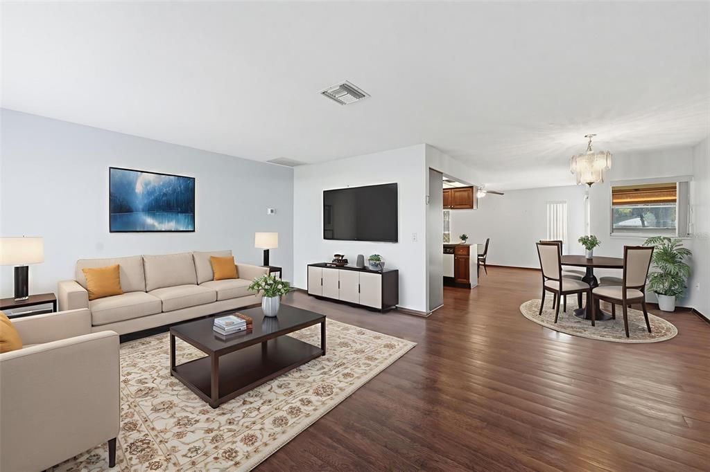 合同活跃: $234,900 (2 贝兹, 2 浴室, 1388 平方英尺)