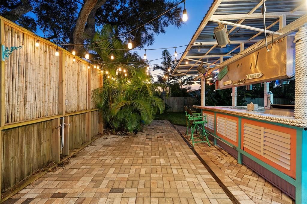 На продажу: $619,000 (3 спален, 2 ванн, 1426 Квадратных фут)