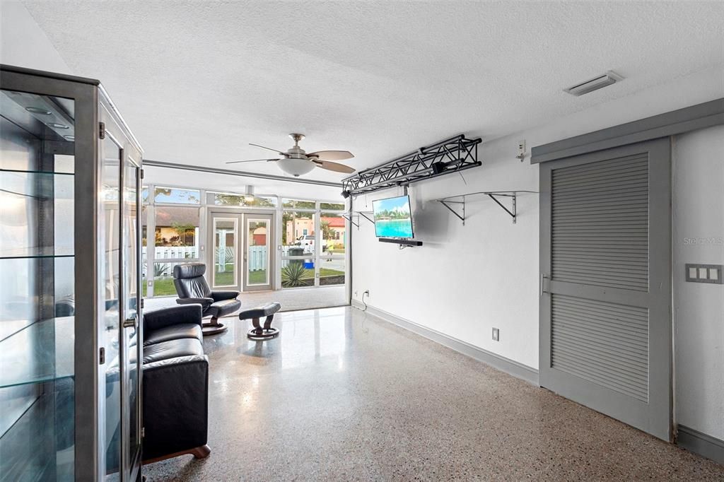 На продажу: $619,000 (3 спален, 2 ванн, 1426 Квадратных фут)