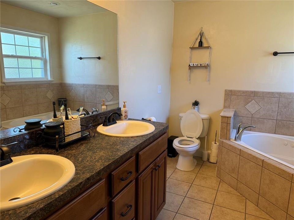 待售: $333,900 (3 贝兹, 2 浴室, 1335 平方英尺)