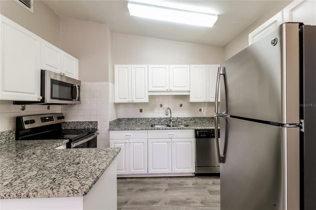 For Rent: $2,265 (4 beds, 1 baths, 1276 Square Feet)