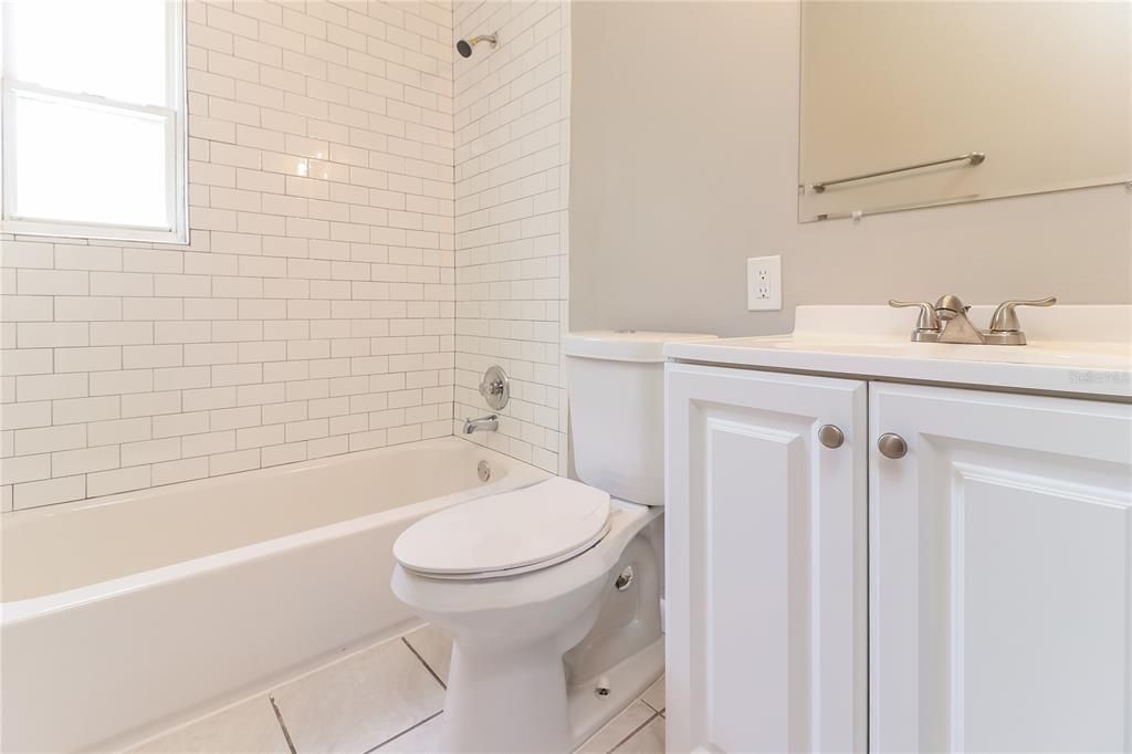 For Rent: $2,265 (4 beds, 1 baths, 1276 Square Feet)