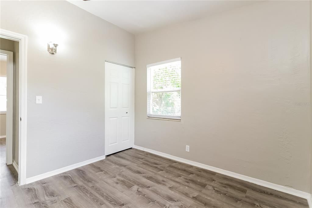 For Rent: $2,265 (4 beds, 1 baths, 1276 Square Feet)