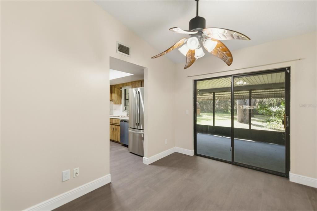 待售: $299,999 (3 贝兹, 2 浴室, 1624 平方英尺)