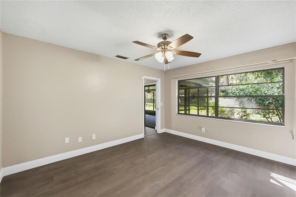 待售: $299,999 (3 贝兹, 2 浴室, 1624 平方英尺)