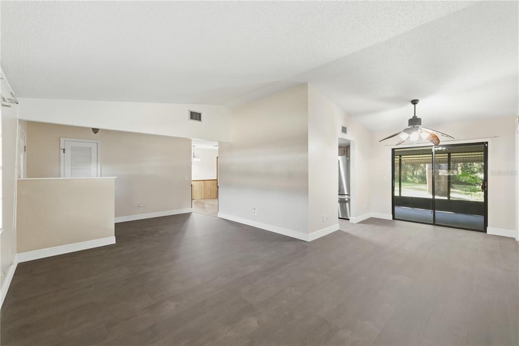 待售: $299,999 (3 贝兹, 2 浴室, 1624 平方英尺)