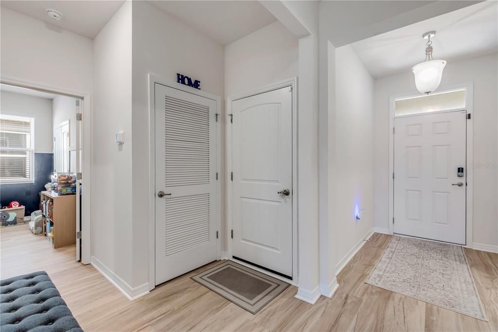 На продажу: $420,000 (4 спален, 2 ванн, 2059 Квадратных фут)