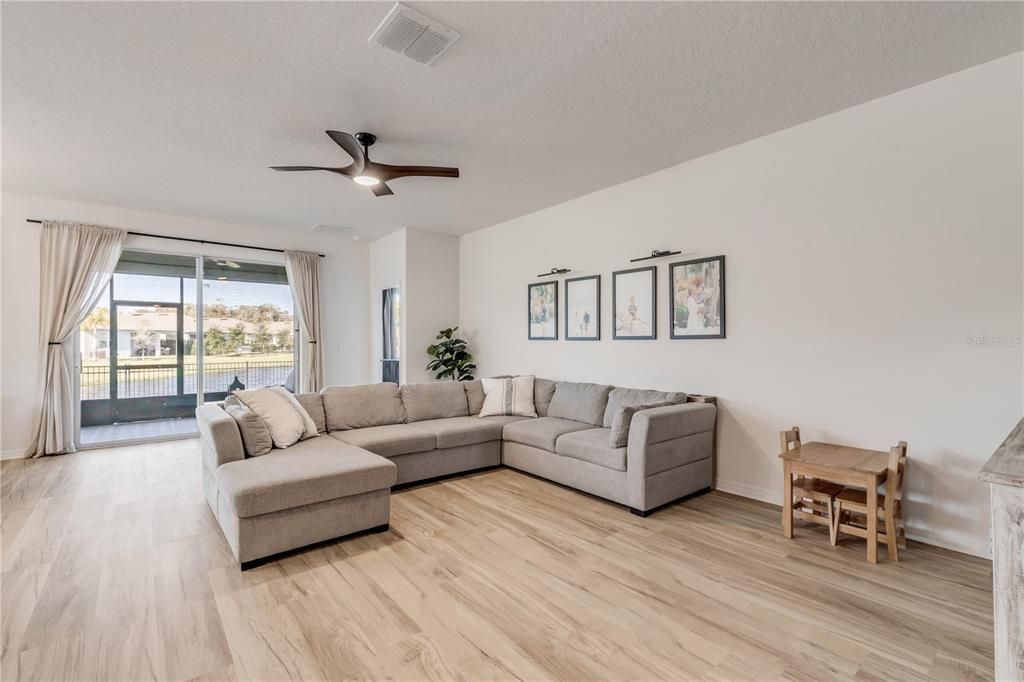 На продажу: $420,000 (4 спален, 2 ванн, 2059 Квадратных фут)