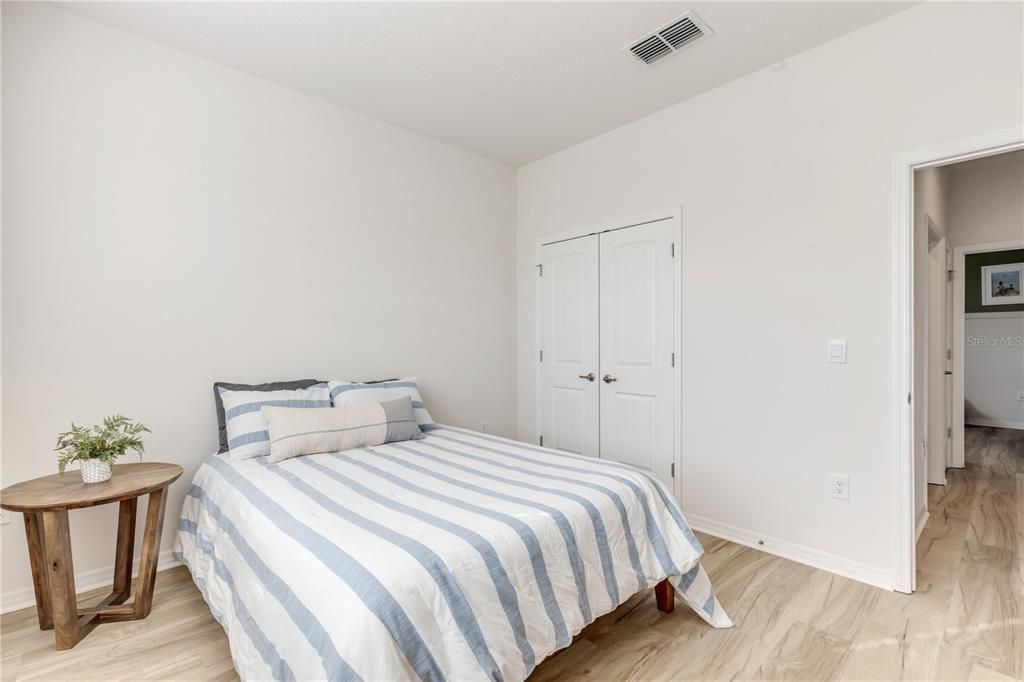 На продажу: $420,000 (4 спален, 2 ванн, 2059 Квадратных фут)