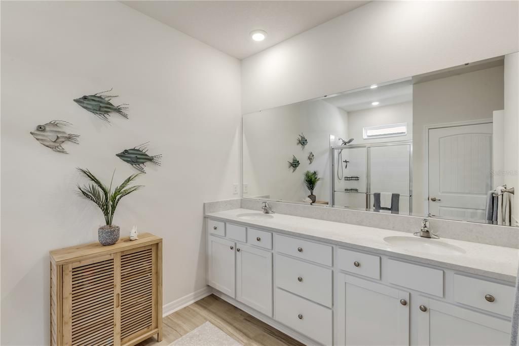 На продажу: $420,000 (4 спален, 2 ванн, 2059 Квадратных фут)