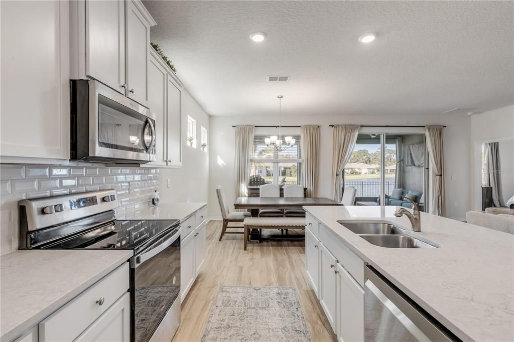 На продажу: $420,000 (4 спален, 2 ванн, 2059 Квадратных фут)