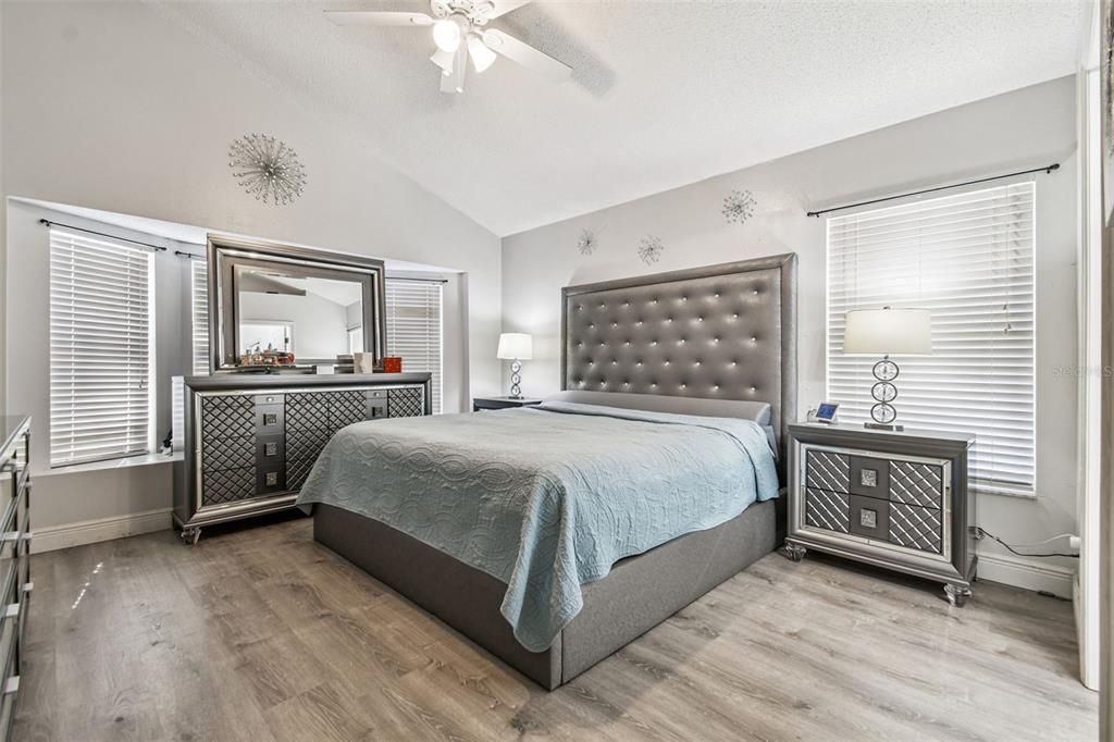 For Sale: $418,900 (3 beds, 2 baths, 1482 Square Feet)