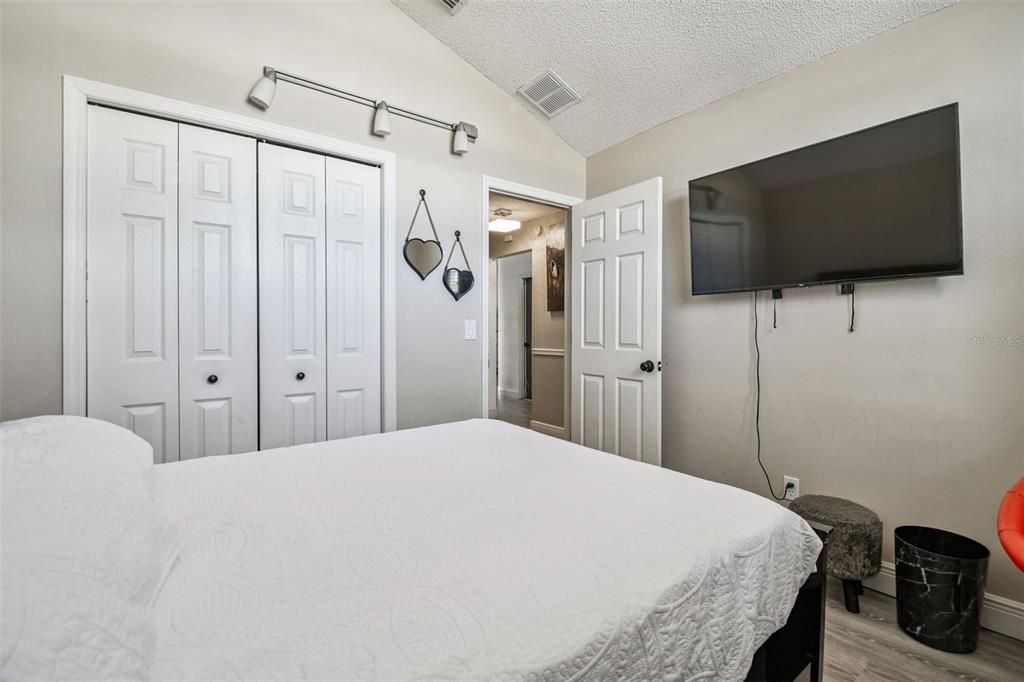 For Sale: $418,900 (3 beds, 2 baths, 1482 Square Feet)