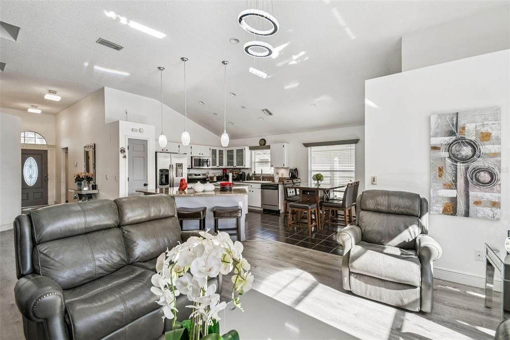 For Sale: $418,900 (3 beds, 2 baths, 1482 Square Feet)