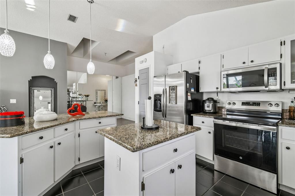 For Sale: $418,900 (3 beds, 2 baths, 1482 Square Feet)