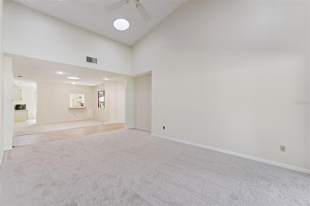 En Venta: $238,000 (2 camas, 2 baños, 1248 Pies cuadrados)