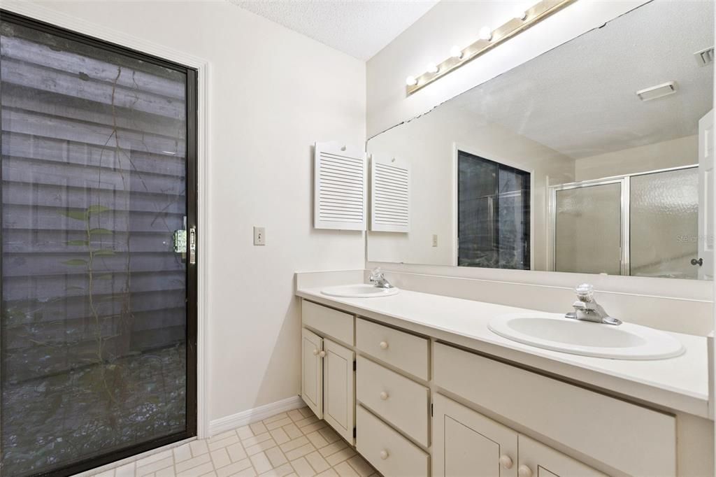 En Venta: $238,000 (2 camas, 2 baños, 1248 Pies cuadrados)