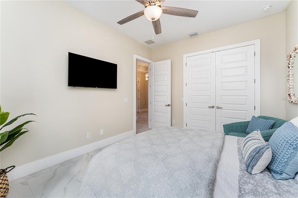 На продажу: $529,900 (3 спален, 2 ванн, 2046 Квадратных фут)