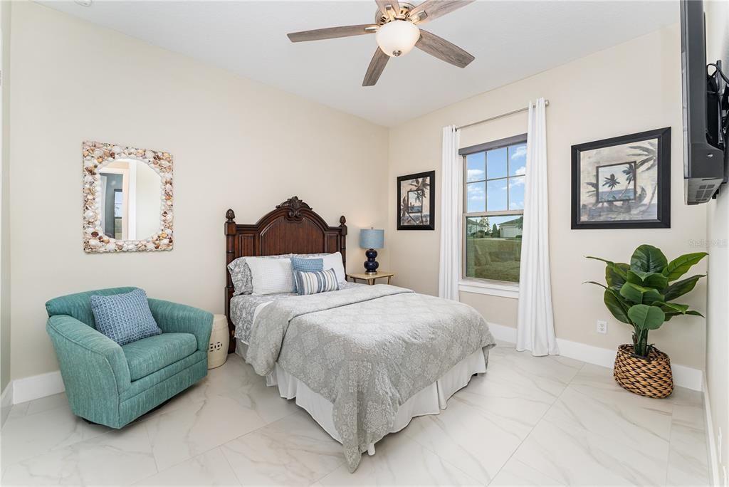 На продажу: $529,900 (3 спален, 2 ванн, 2046 Квадратных фут)