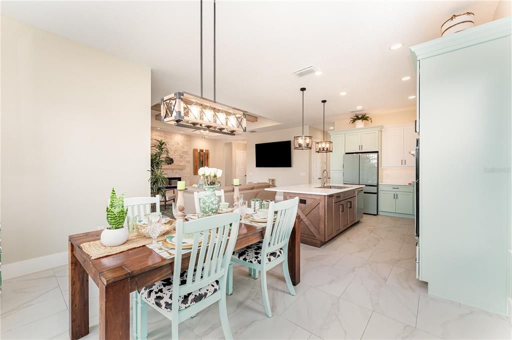 На продажу: $529,900 (3 спален, 2 ванн, 2046 Квадратных фут)