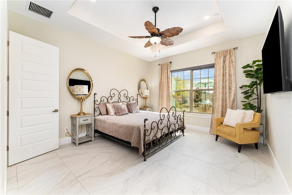 На продажу: $529,900 (3 спален, 2 ванн, 2046 Квадратных фут)