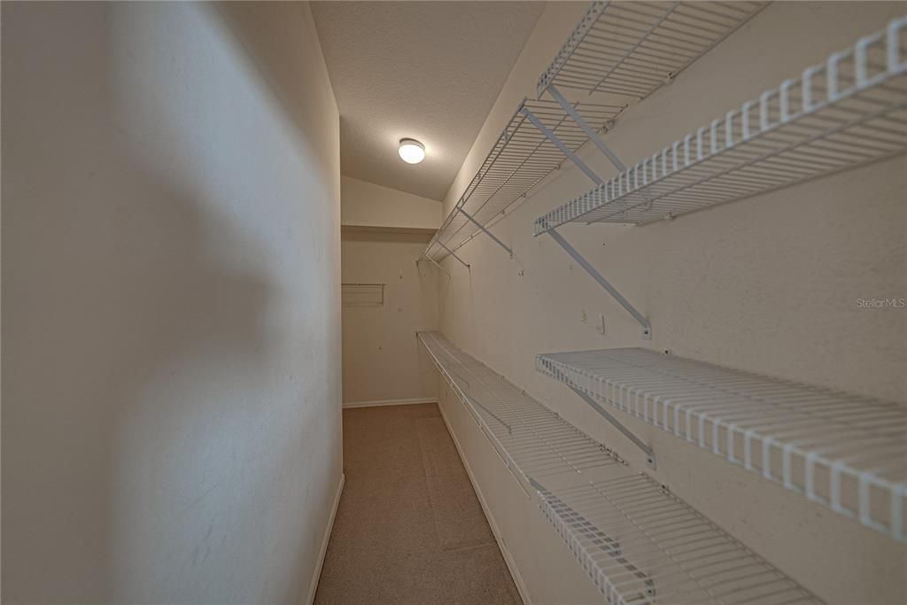 Под контрактом: $329,900 (3 спален, 2 ванн, 1439 Квадратных фут)