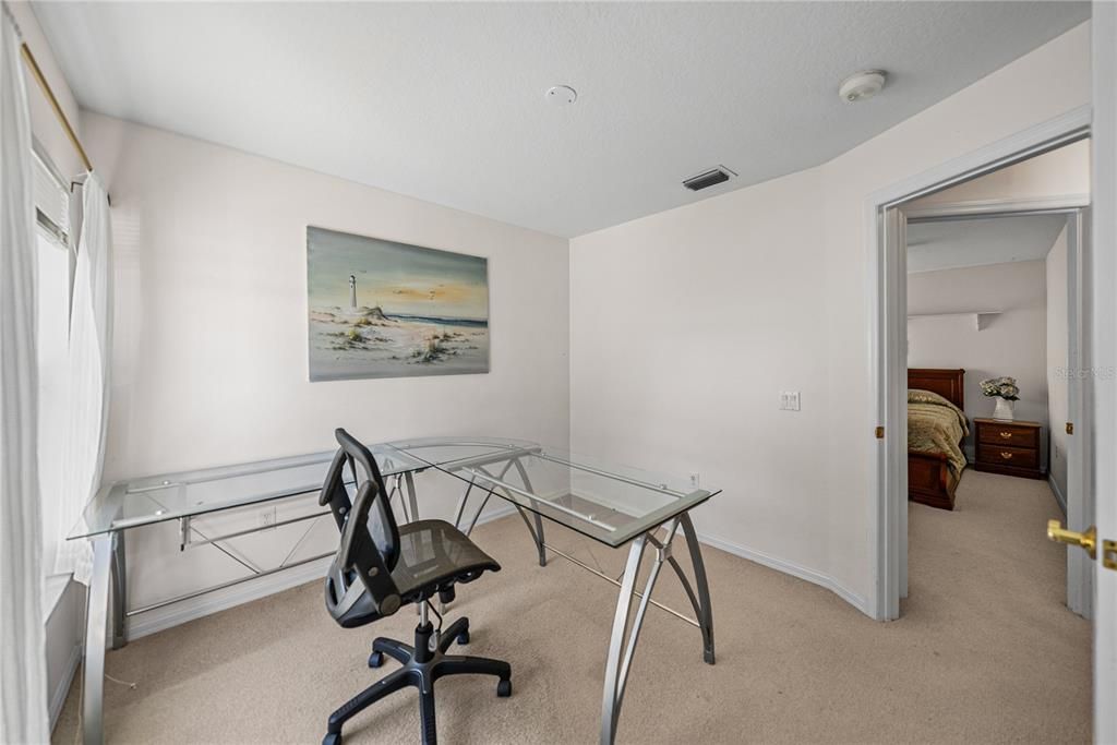 Под контрактом: $329,900 (3 спален, 2 ванн, 1439 Квадратных фут)