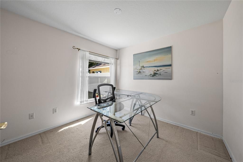 Под контрактом: $329,900 (3 спален, 2 ванн, 1439 Квадратных фут)