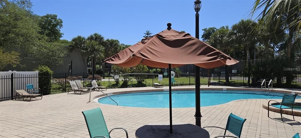 待售: $169,000 (2 贝兹, 2 浴室, 991 平方英尺)