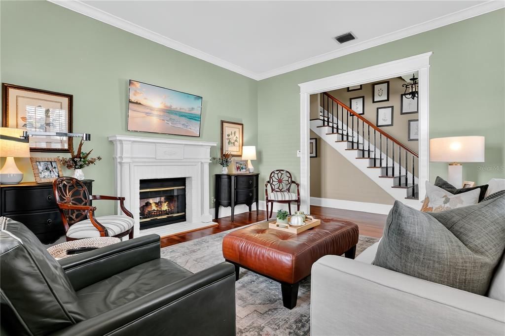 合同活跃: $925,000 (4 贝兹, 3 浴室, 3175 平方英尺)