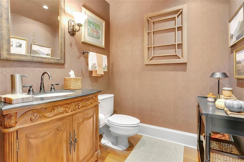 合同活跃: $925,000 (4 贝兹, 3 浴室, 3175 平方英尺)