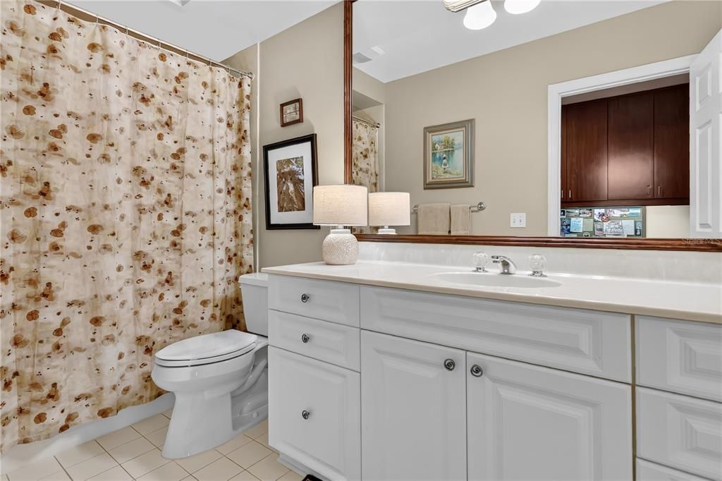 合同活跃: $925,000 (4 贝兹, 3 浴室, 3175 平方英尺)