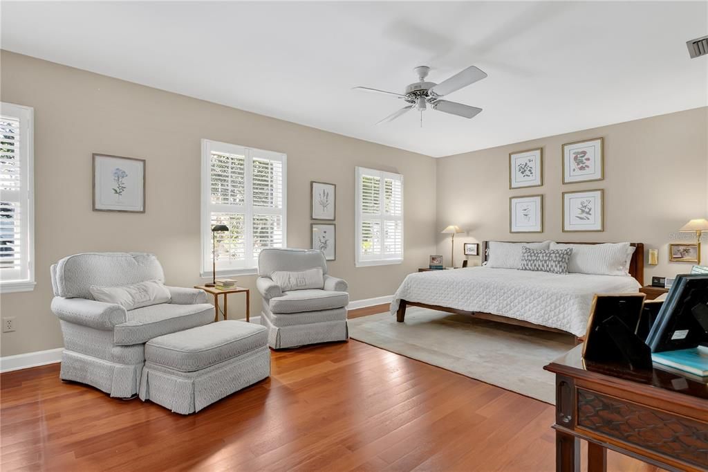 合同活跃: $925,000 (4 贝兹, 3 浴室, 3175 平方英尺)