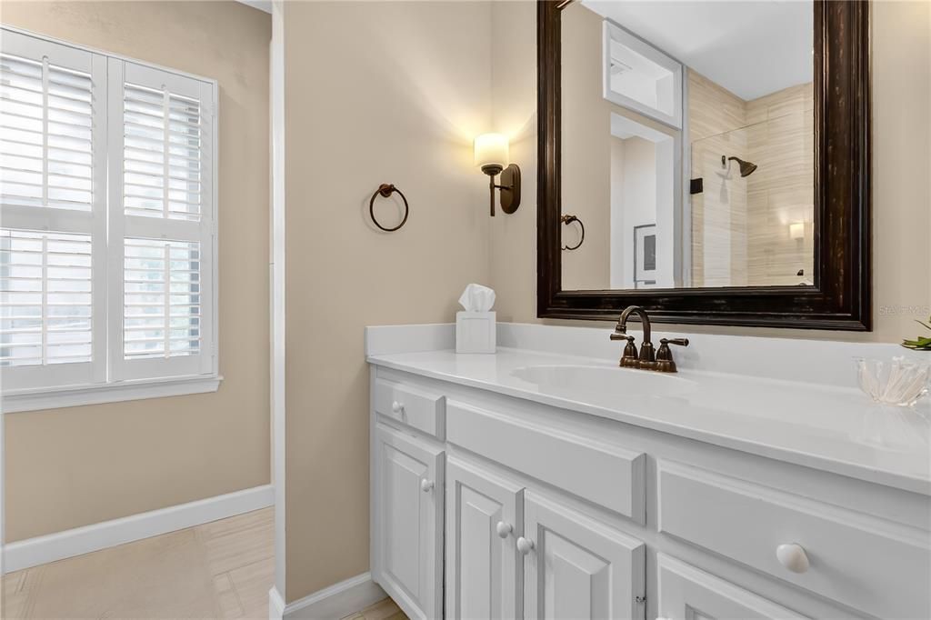 合同活跃: $925,000 (4 贝兹, 3 浴室, 3175 平方英尺)