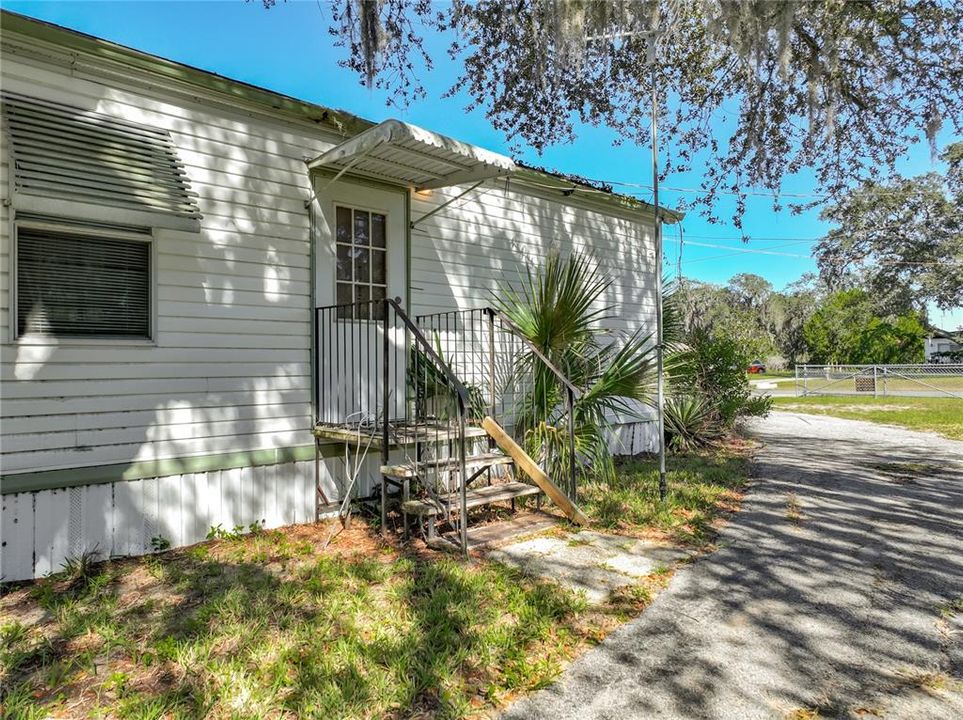 待售: $199,000 (2 贝兹, 2 浴室, 980 平方英尺)