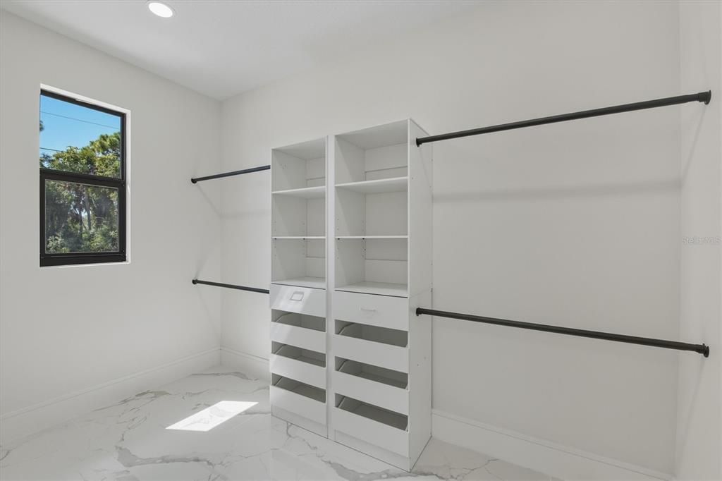 For Sale: $460,000 (4 beds, 2 baths, 2158 Square Feet)