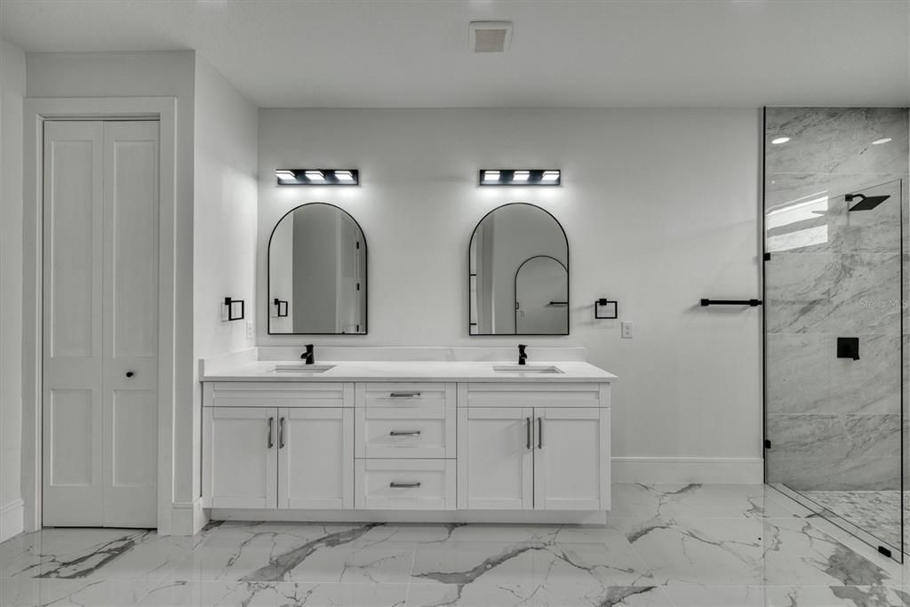 For Sale: $460,000 (4 beds, 2 baths, 2158 Square Feet)