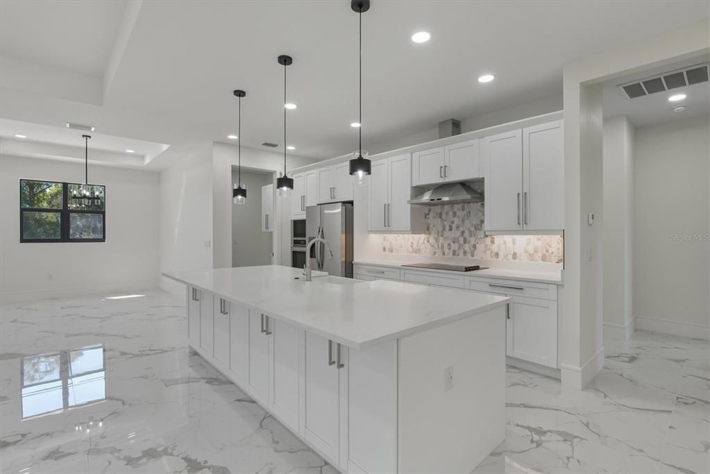 For Sale: $460,000 (4 beds, 2 baths, 2158 Square Feet)