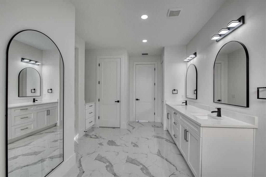 For Sale: $460,000 (4 beds, 2 baths, 2158 Square Feet)