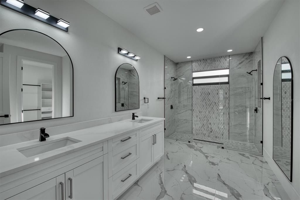 For Sale: $460,000 (4 beds, 2 baths, 2158 Square Feet)