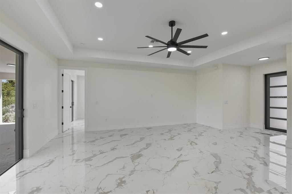 For Sale: $460,000 (4 beds, 2 baths, 2158 Square Feet)