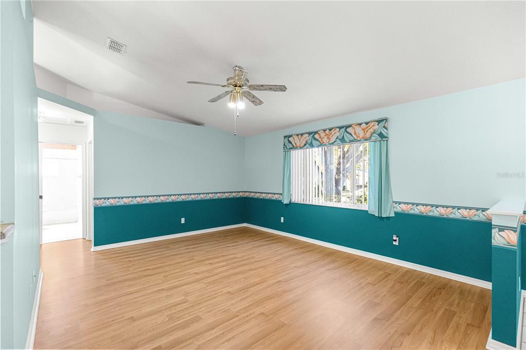 For Sale: $239,900 (3 beds, 2 baths, 1699 Square Feet)