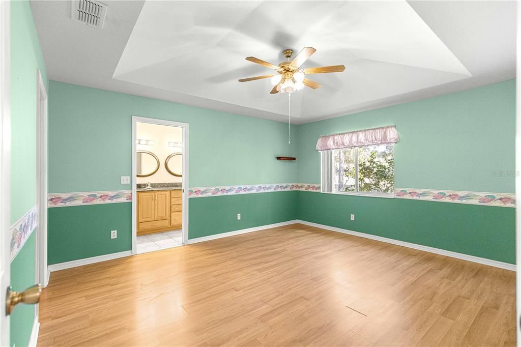 For Sale: $239,900 (3 beds, 2 baths, 1699 Square Feet)