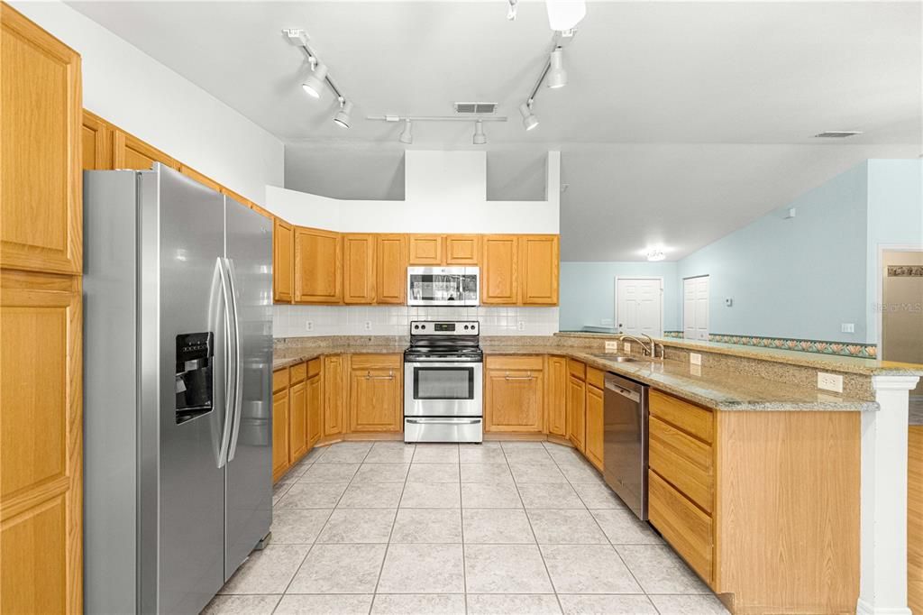 For Sale: $239,900 (3 beds, 2 baths, 1699 Square Feet)