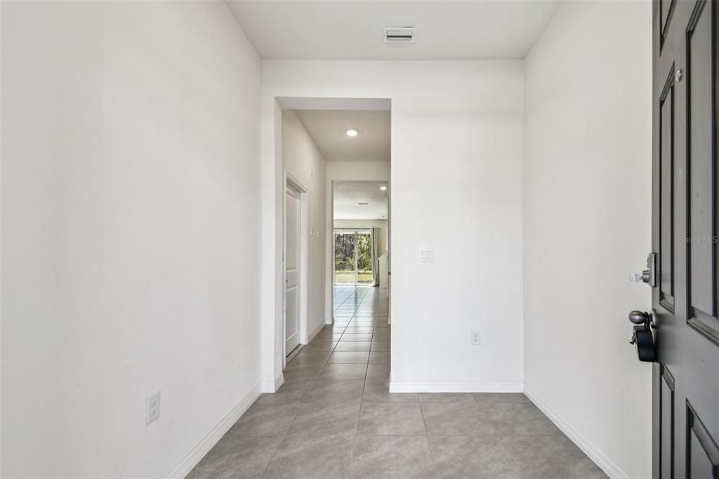 For Rent: $2,000 (3 beds, 2 baths, 1673 Square Feet)