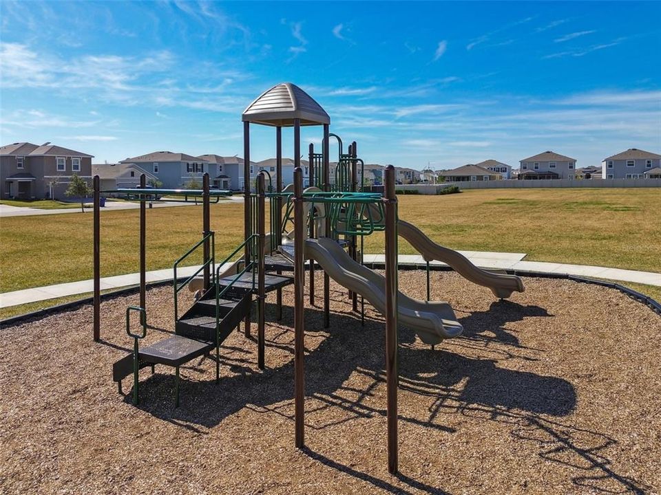 For Rent: $2,000 (3 beds, 2 baths, 1673 Square Feet)