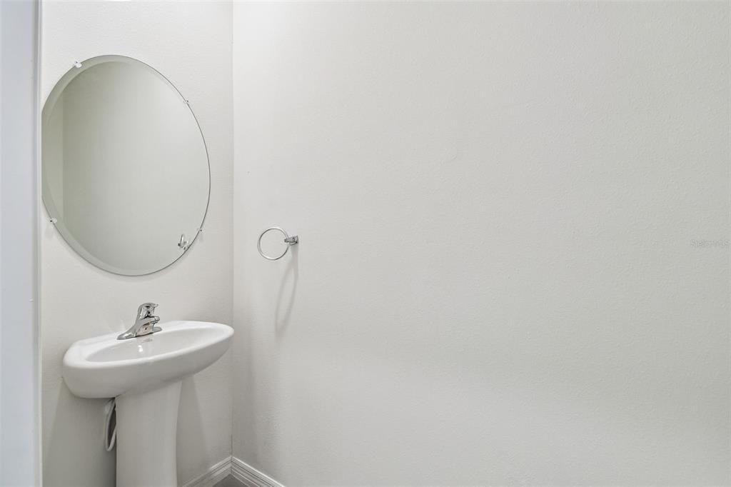 For Rent: $2,000 (3 beds, 2 baths, 1673 Square Feet)