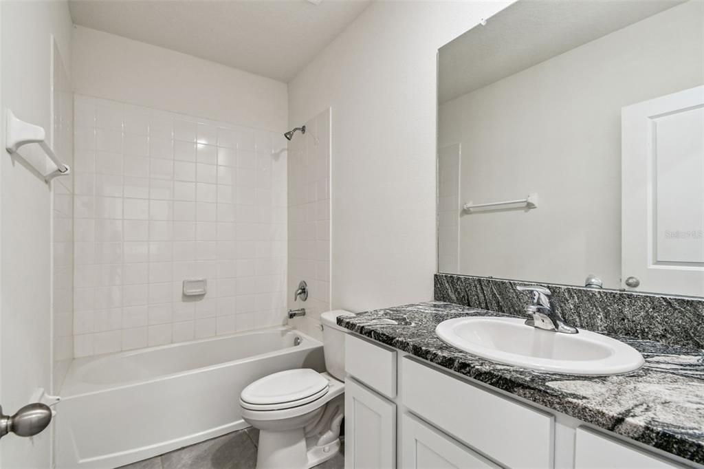 For Rent: $2,000 (3 beds, 2 baths, 1673 Square Feet)